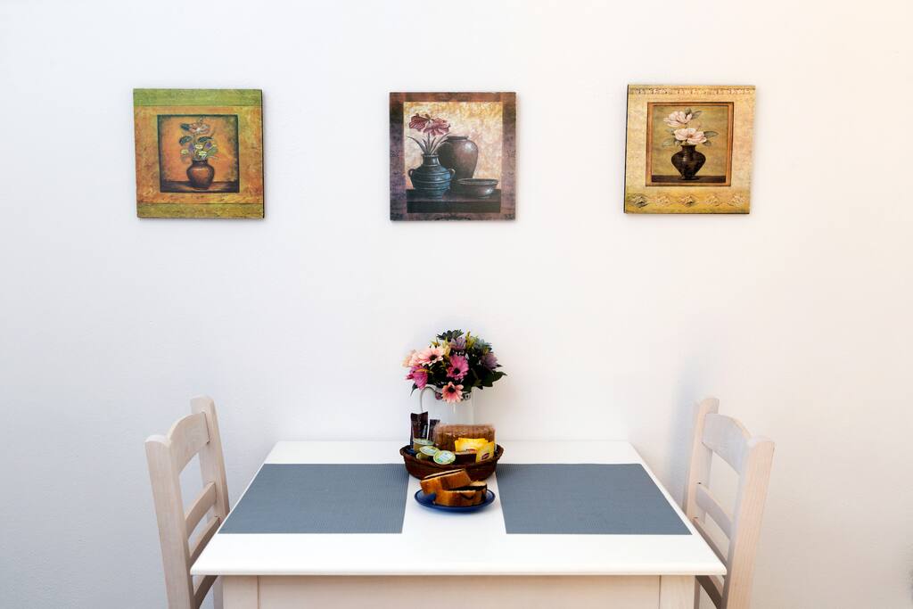 Dining table to enjoy your breakfast, lunch or dinner.