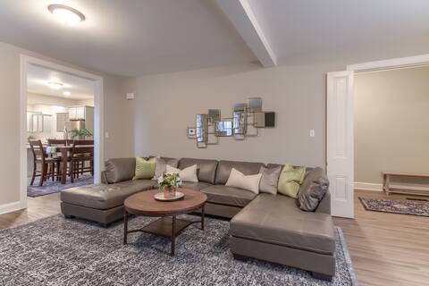 Downtown Retreat - whole house full of amenities
