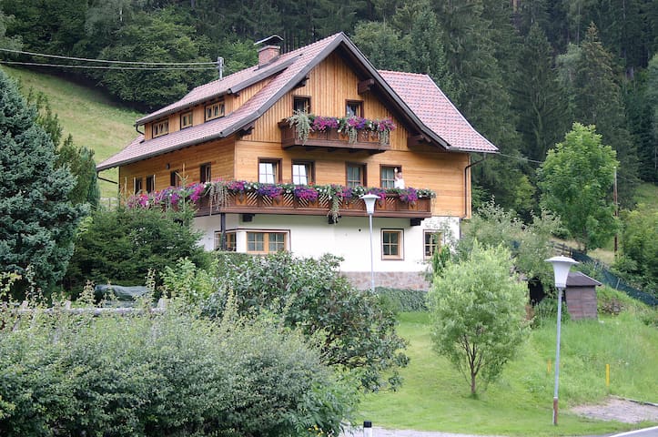 Bed & Breakfast in Feld am See