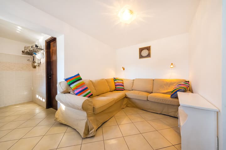 Kochi la chumba cha kuketi