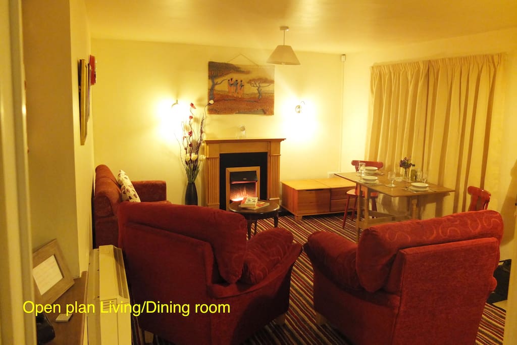 Open plan living/dining area