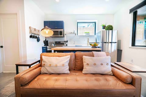Top performing Airbnb: Modern Studio 75 heart of Atlanta Reynoldstown! in Reynoldstown
