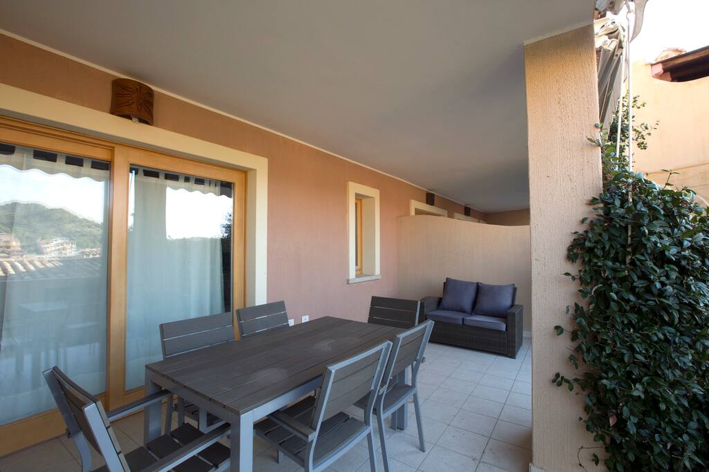 Ampia veranda piano inferiore