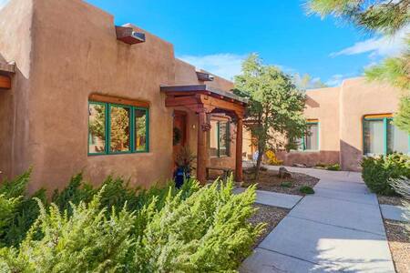Adobe Cloud Nine Casita Walk to Plaza!