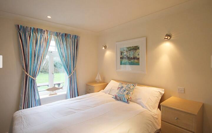 Спалня 3 двойни на приземния етаж