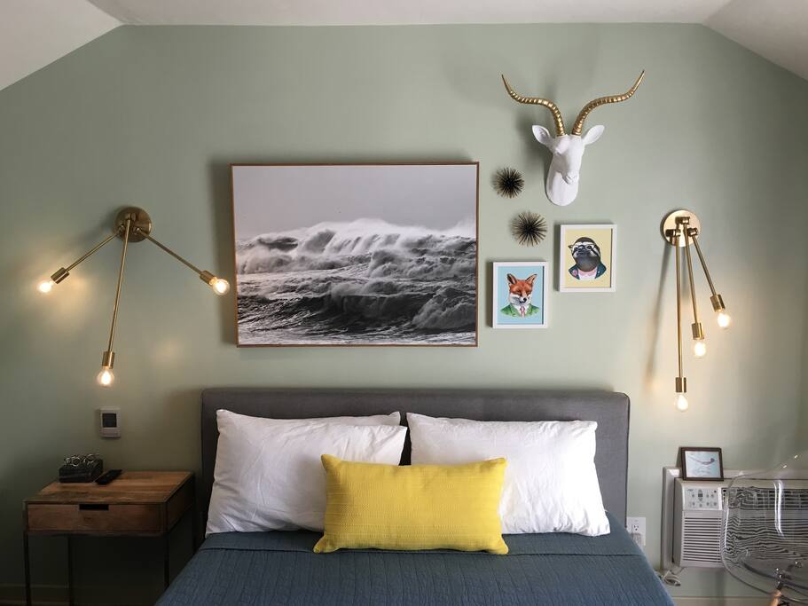 Memory foam queen bed