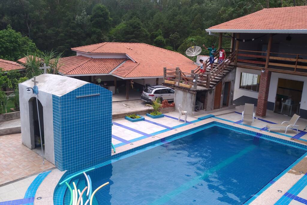 Área quase total