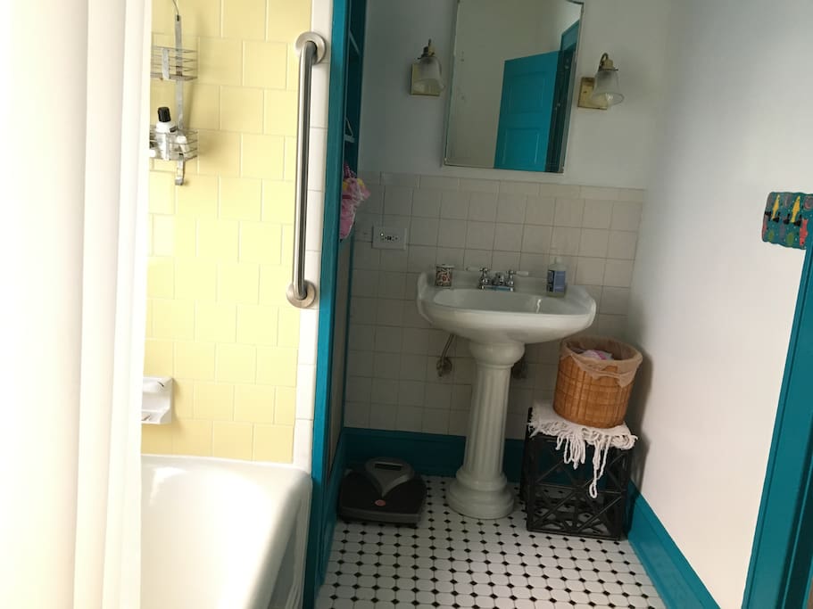 Large full bath