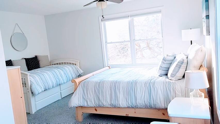 Beautiful Home in the Heart of Everything gallery image 5