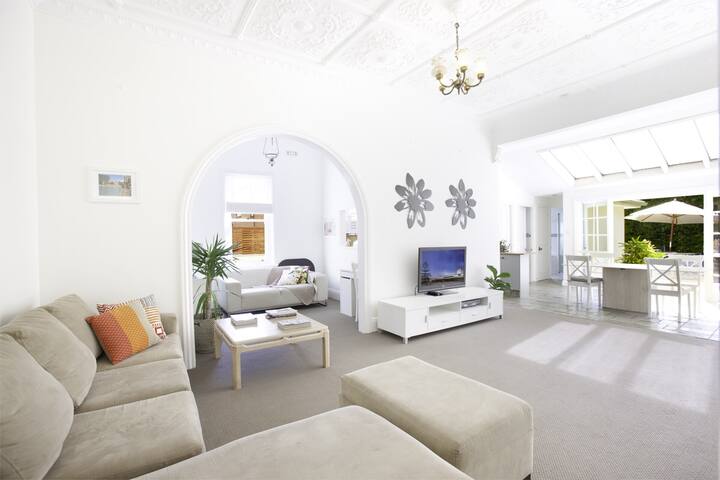 Manly Beach Cottage gallery image 4