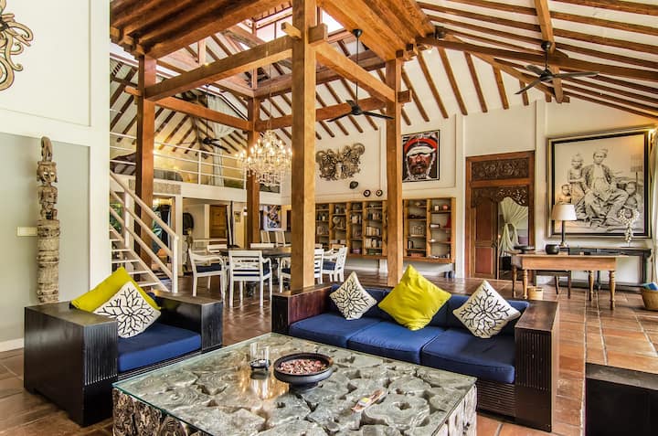 5 Bedrooms Seminyak Oberoi Beach. 1000 M2. - Legian