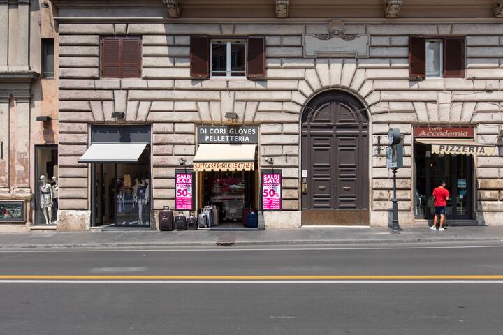 Trevi Fountain, Your Italian Holidays gallery image 5