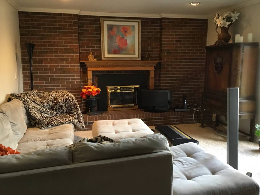 Private living area with work table