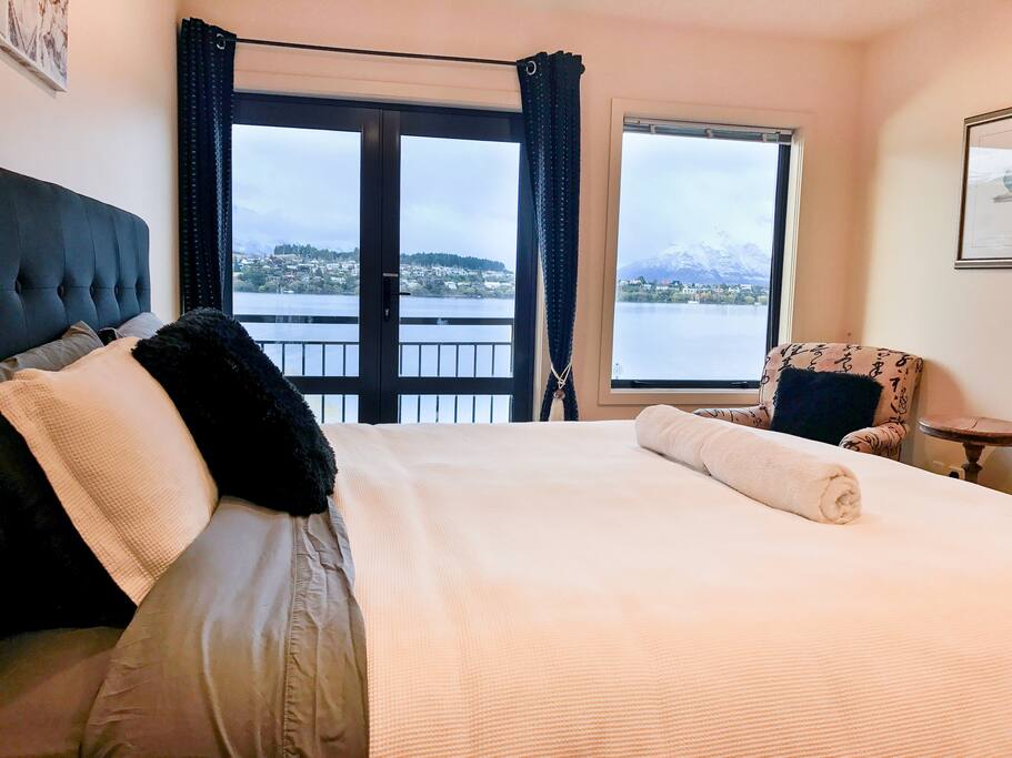 Master bedroom with scenic lake views!
