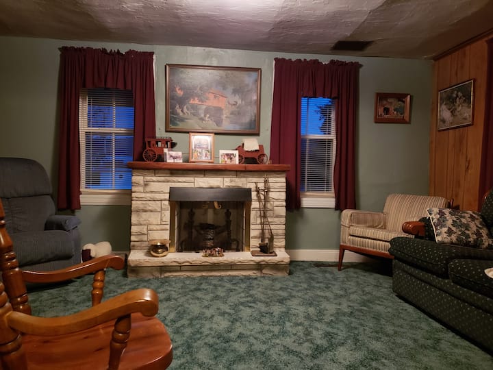 Dayze Gone Bye Guest House - Huntingdon County