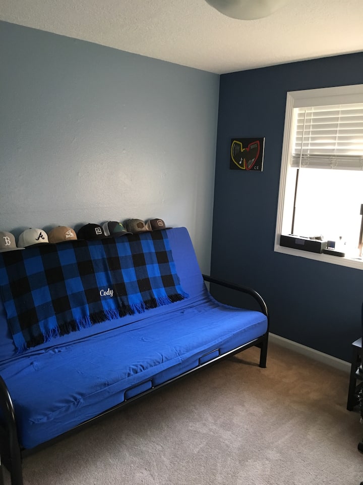 Private Room in Quaint Wilsonville Neighborhood Houses for Rent in