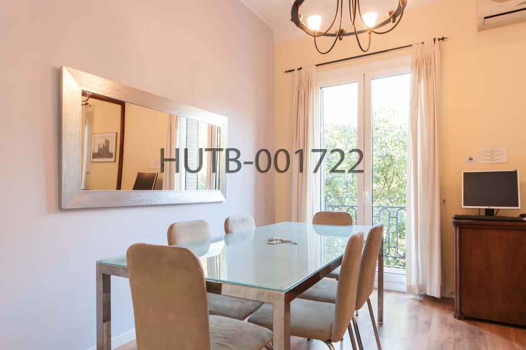 Lounge/Dining area