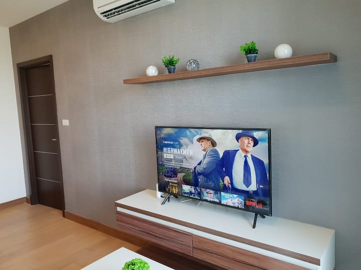 Nice Suites With Panorama View, Rooftop Pool & Gym - Chiang Mai