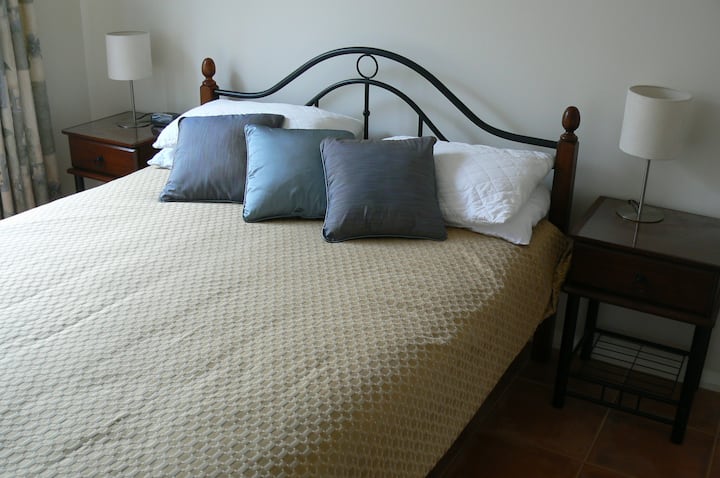 Bedroom 2 - Queen bed.