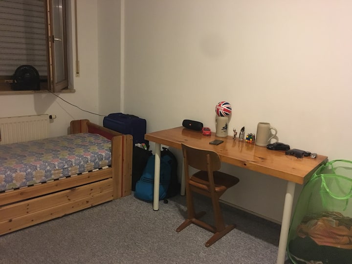 Lijepa soba u zajedničkom stanu..., 1. fotografija