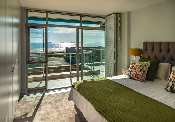 Sunbird Dolphin Beach Apt gallery image 4