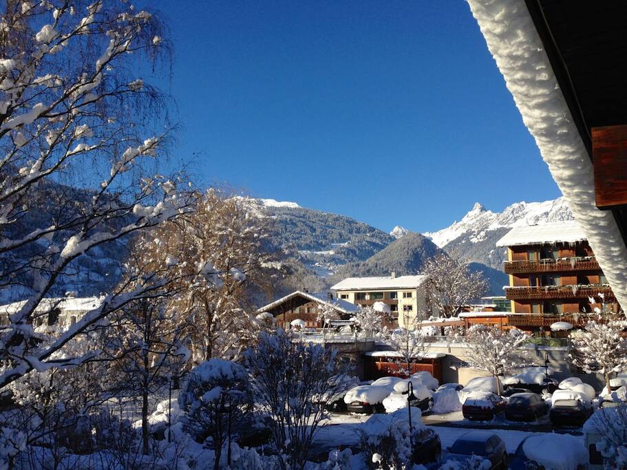 Blick vom Chalet zum Skigebiet Golm und zur Zimba