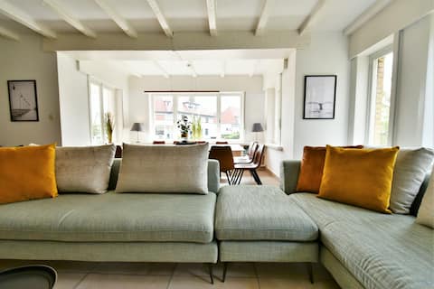 Nice villa, sea 200 m away, 20 people