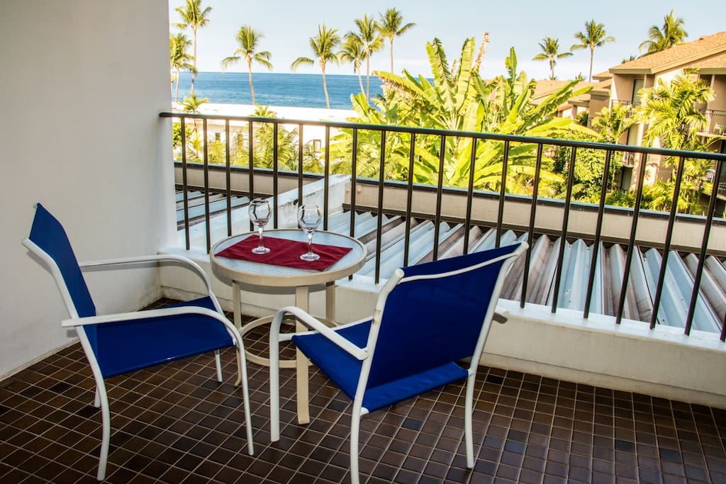 Covered Lanai and Ocean Views