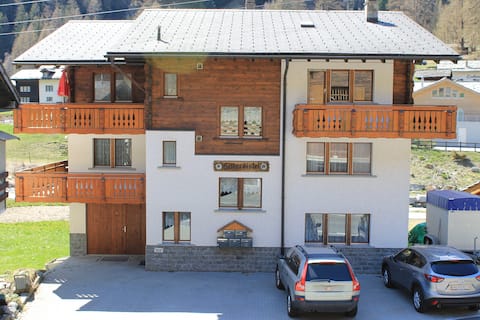 Successful Airbnb property: Studio at Haus Silberdistel in Saas Grund