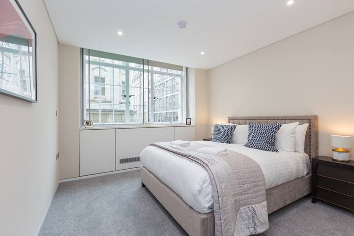 Luxurious, stylish 4bed in Covent Garden gallery image 2