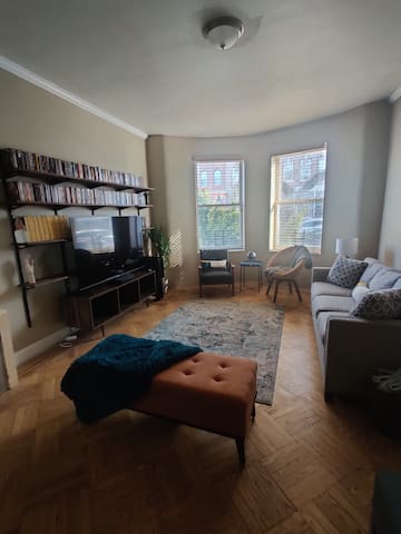 2 Bedroom Guest Suite – Bk Brick with a Backyard!