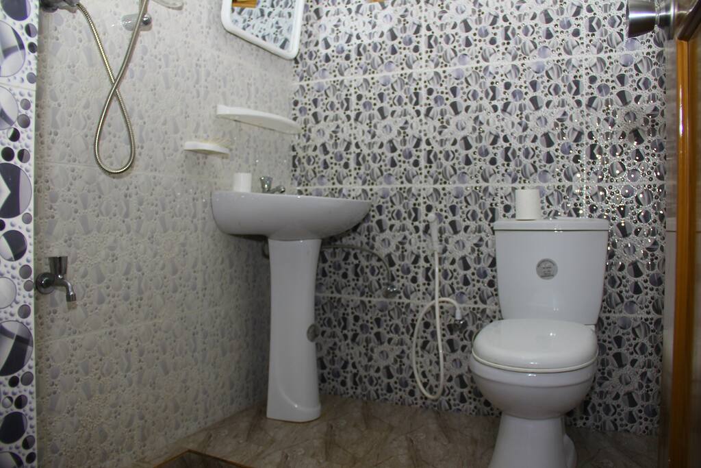 Room 1 - Washroom