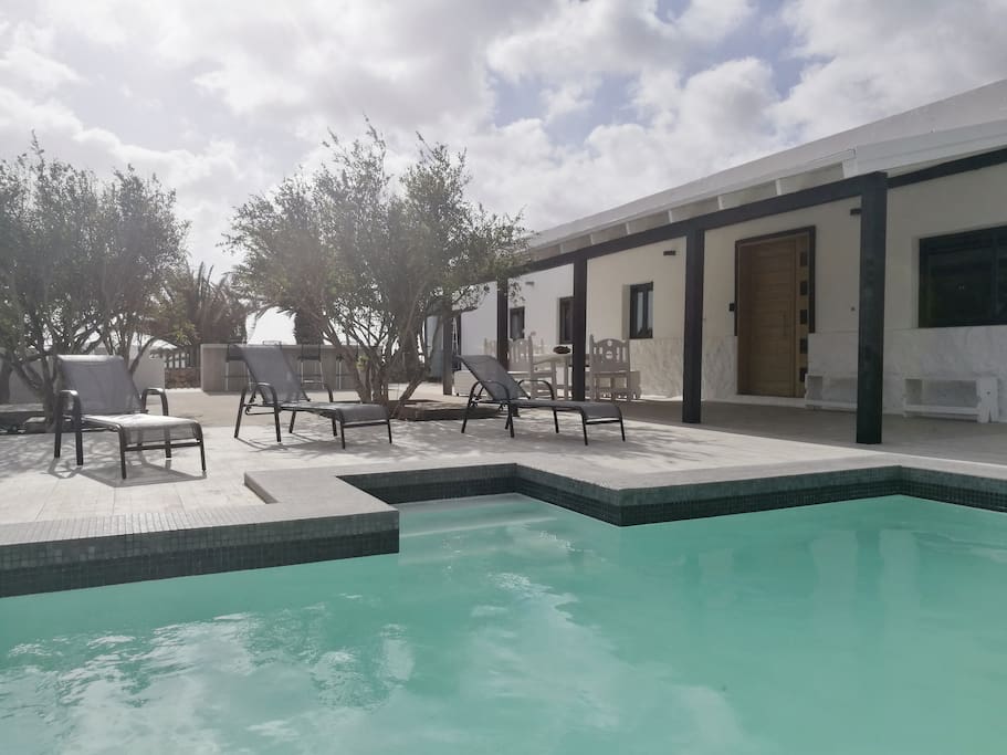 Lomo Cordobés- Villa with pool and jacuzzi