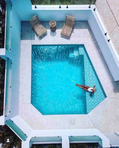 3br with private pool – Turquoise Waters Retreat gallery image 3