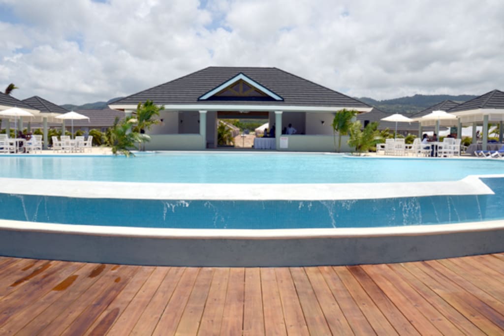 Pool & Clubhouse #3