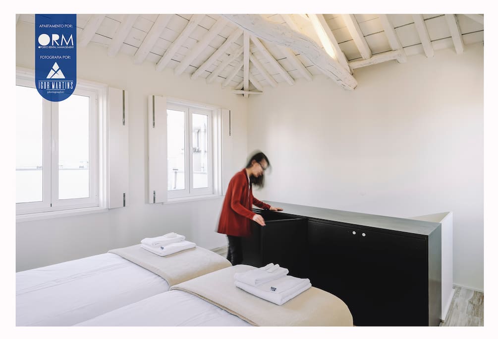 Bedroom (Mezzanine)