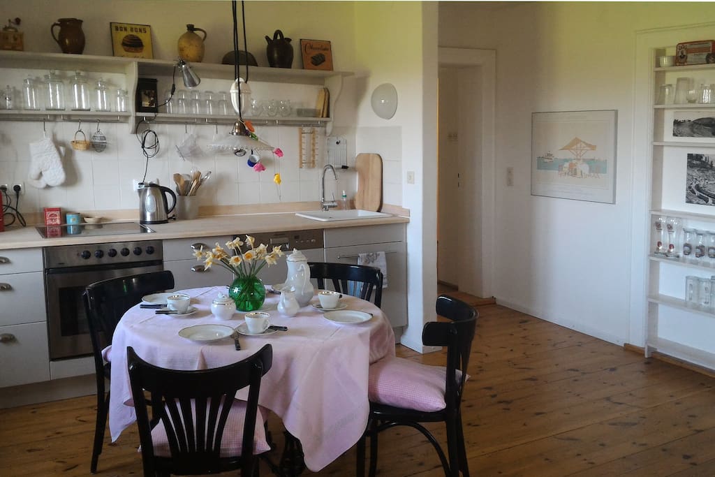 Wohnzimmer mit Küche