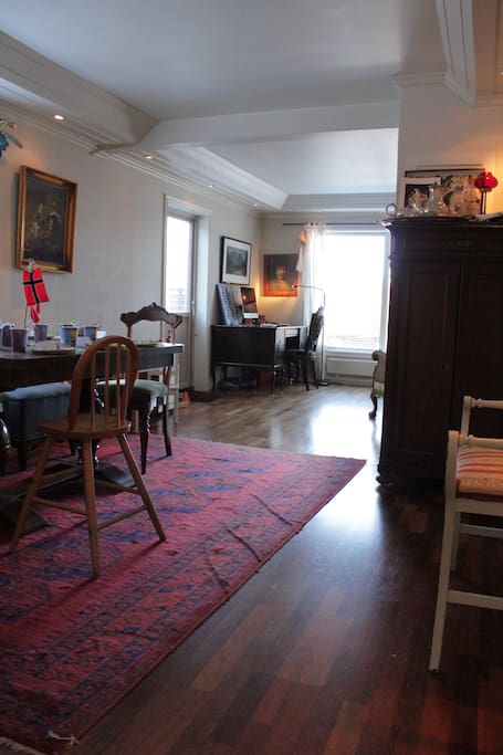 Living room, dinnertable,