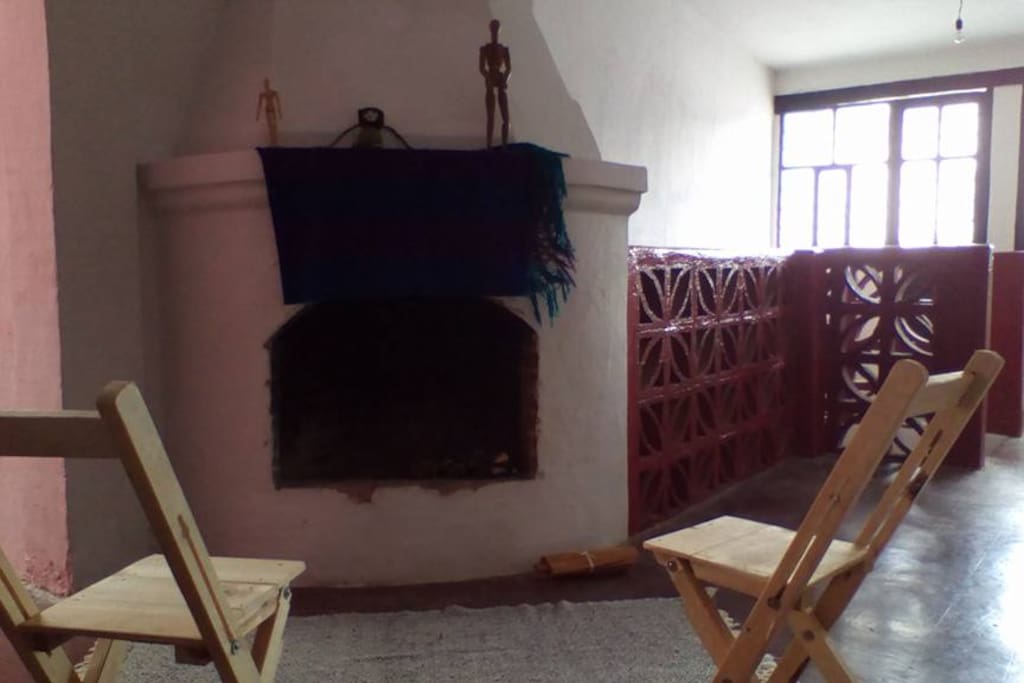Fireplace on the second floor
Chimenea en la segunda planta