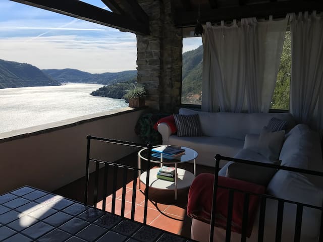 Stone House of the year 1500
013152-CNI-00027