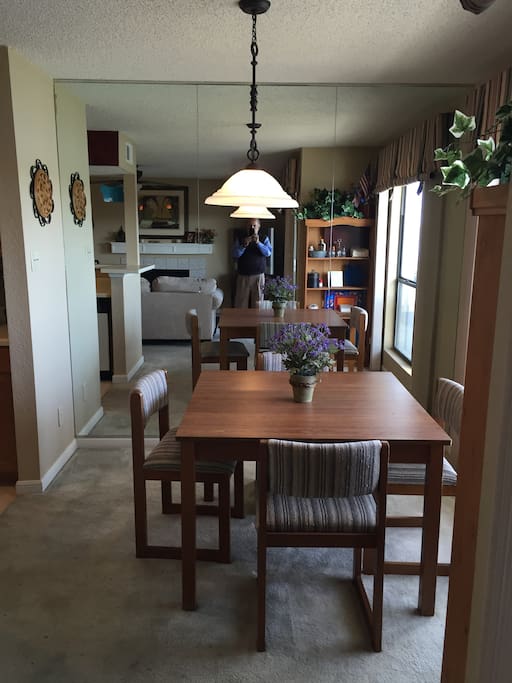 Dining room.