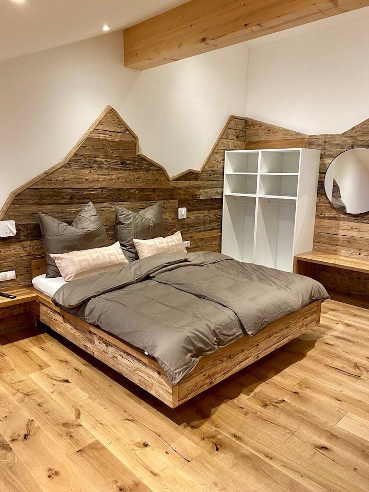 חדר שינה גדול ל -2 -4 אנשים 