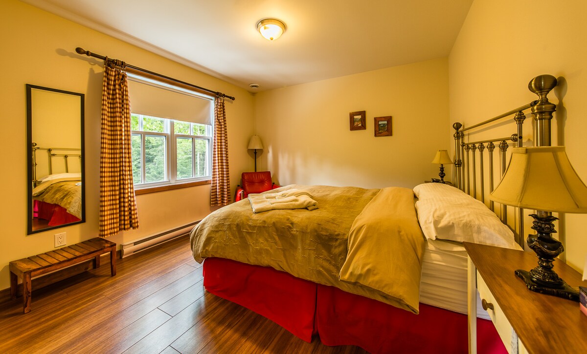 ห้องนอน 2 (Bedroom 2)