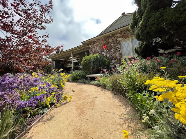 Gorgeous Home w/Floral Landscape
