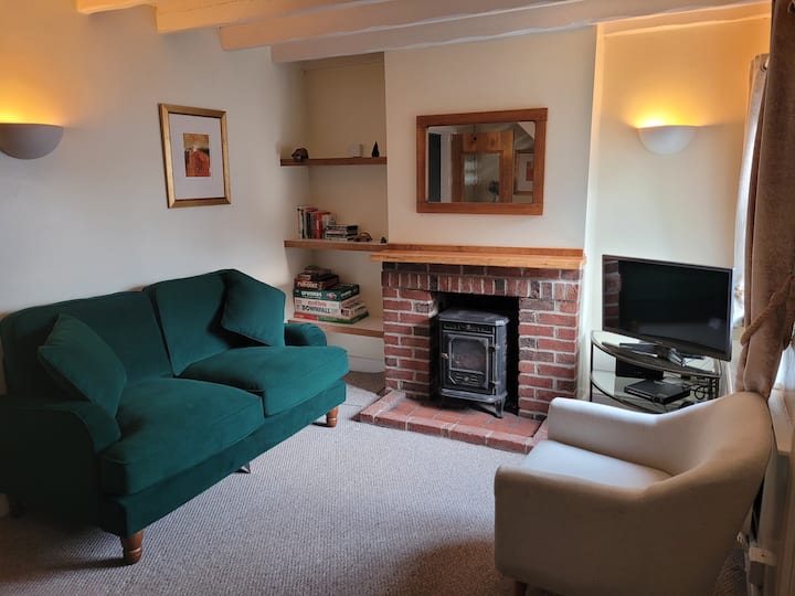 Two Bedroom Cottage (Rural Setting Just Off A1) - Nottinghamshire