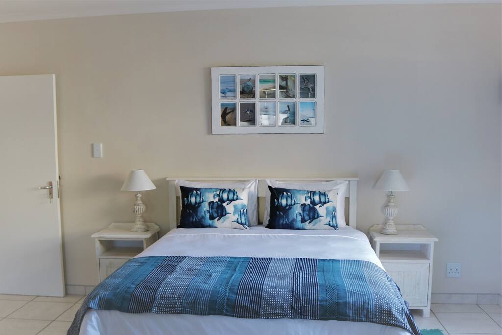 Queen size XL bed