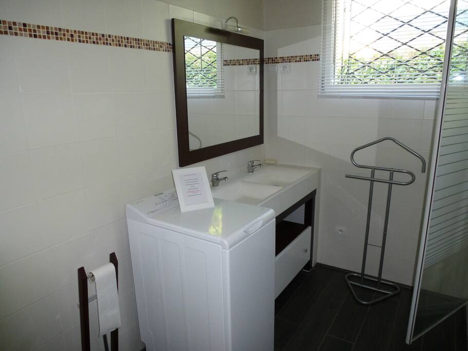 Douche et double vasque