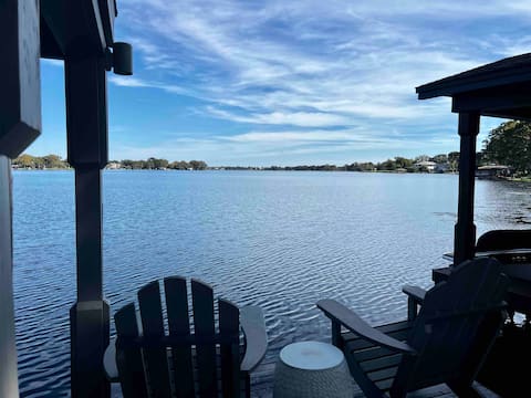 Relax on a private lake in Winter Park!