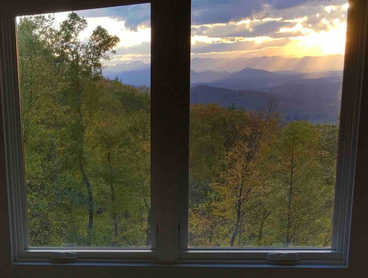 Upper Little Brother Lodge Guest suites for Rent in Swannanoa, North