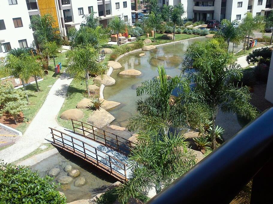 Paisagismo lindo em todo o condomínio